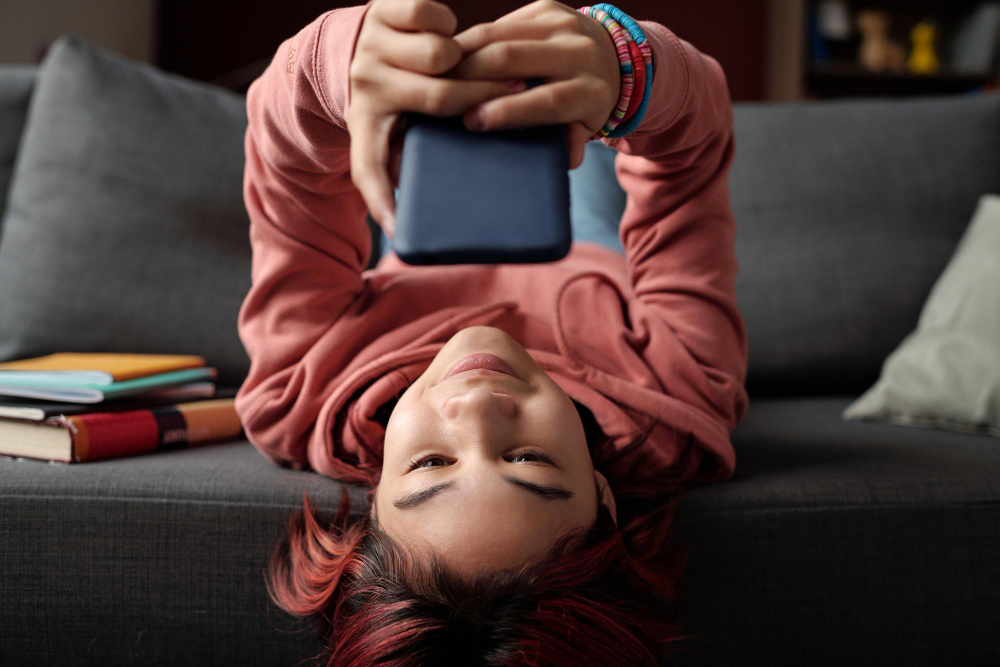Biblioteca Mentesfera Guía: 6 pasos para regular pantallas en tus hijos